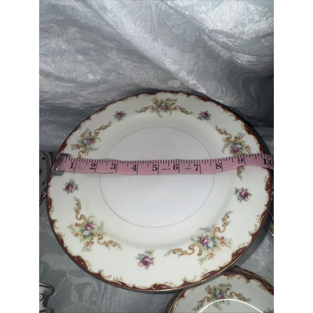 Harmony House Wembley Fine China 92 Piece  Set.‎  vintage.